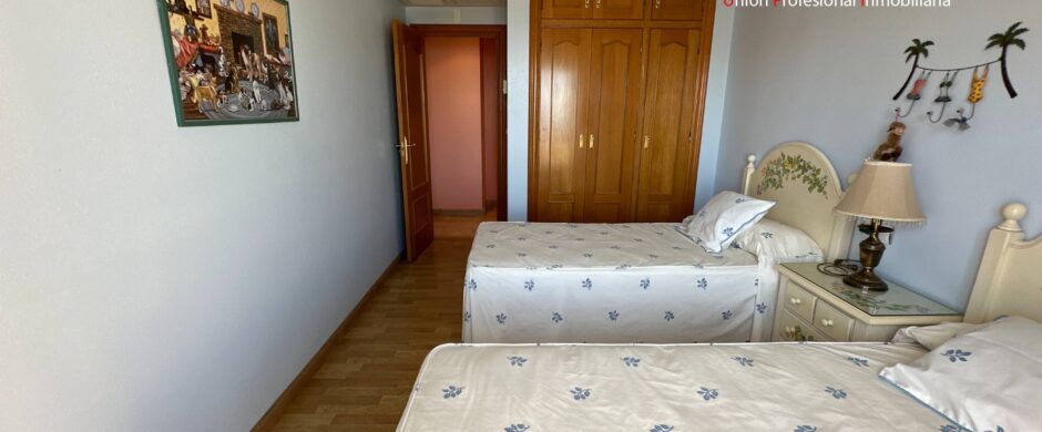 Amplio piso de 4 dormitorios en Puerto Marina.